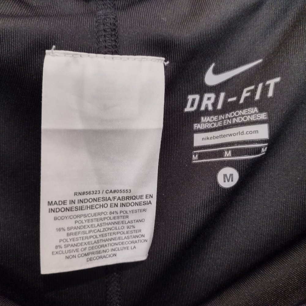 NIKE Women's Dri-fit magenta shorts, size M - Picture 8 of 8